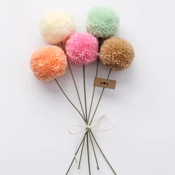 پک 5 عددی گل پم پمی زیبا جذاب ( گیف،یادگاری) مناسب یادگاری،روز زن،روز دختر،تولد،گیفت عروس،عید نوروز