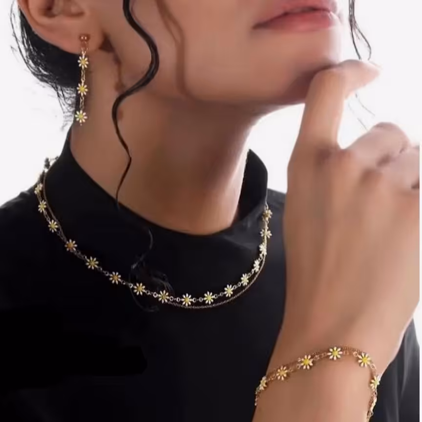 ست گردنبند و گوشواره و دستبند بابونه