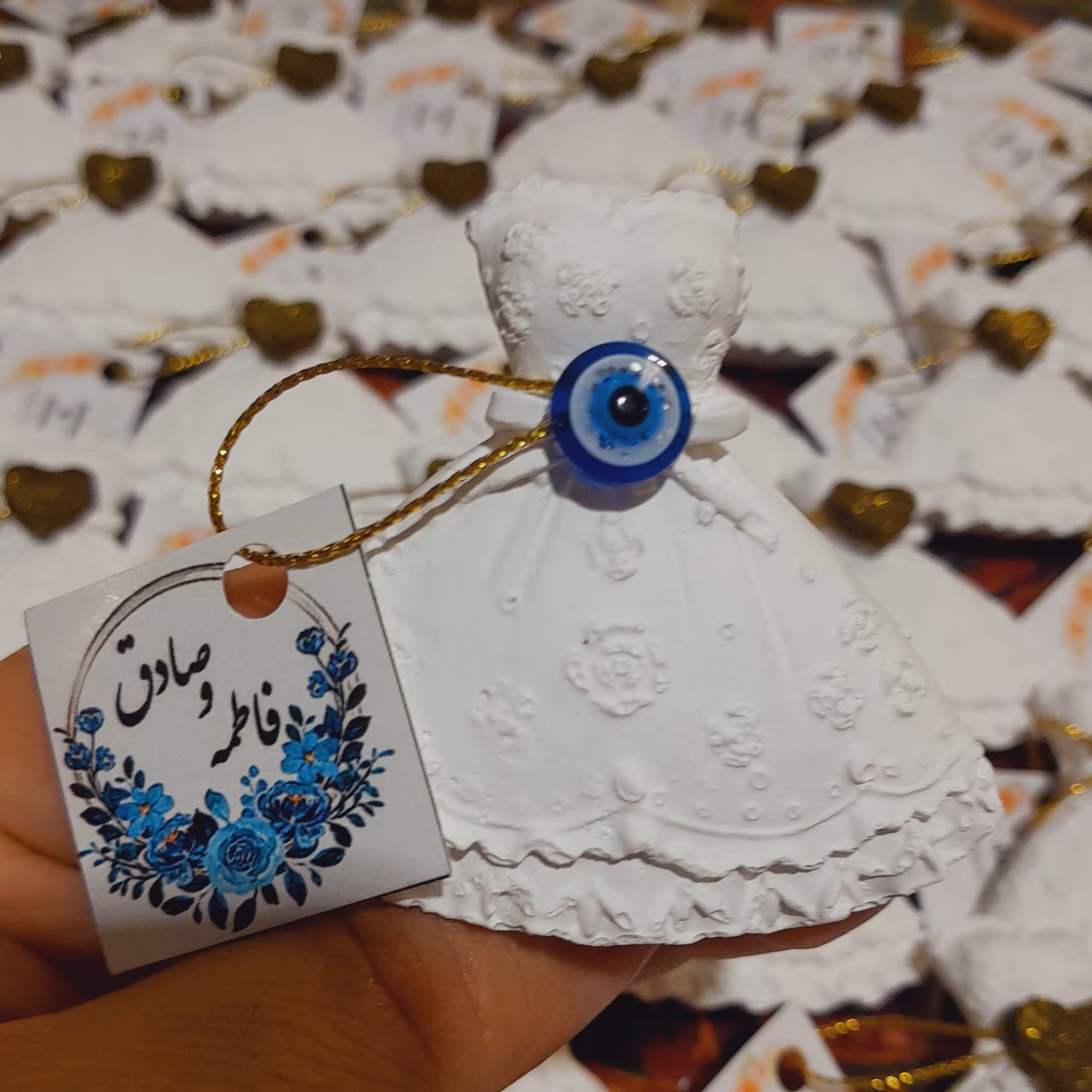 گیفت لباس عروس با چشم نظر 