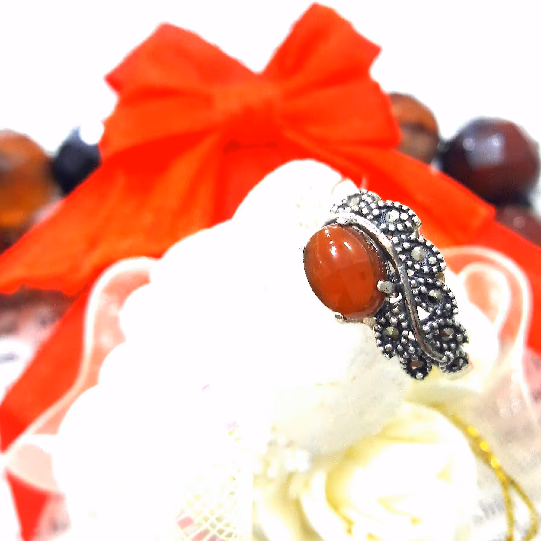 انگشتر نقره زنانه مدل برگ با نگین عقیق یمنی اصل،سیاه قلم کاری با وزن 3.47گرم