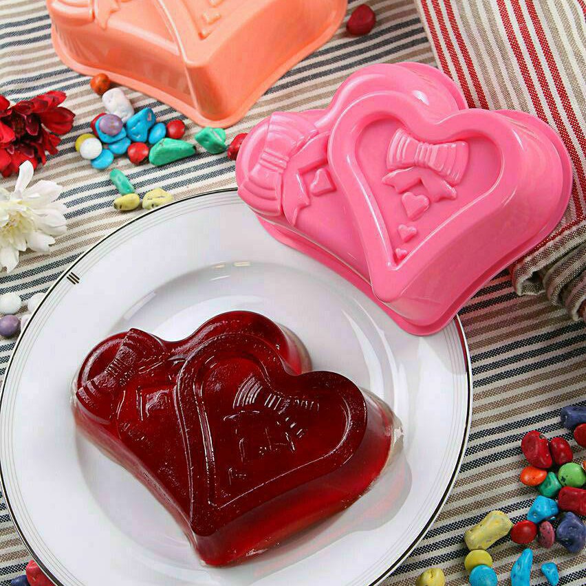 قالب ژله شکل قلب دو تکه ای به هم چسبیده عشق
جنس بسیار با کیفیت و عالی 
دقیقا مثل عکس 
قابل استفاده در همه منازل و رست