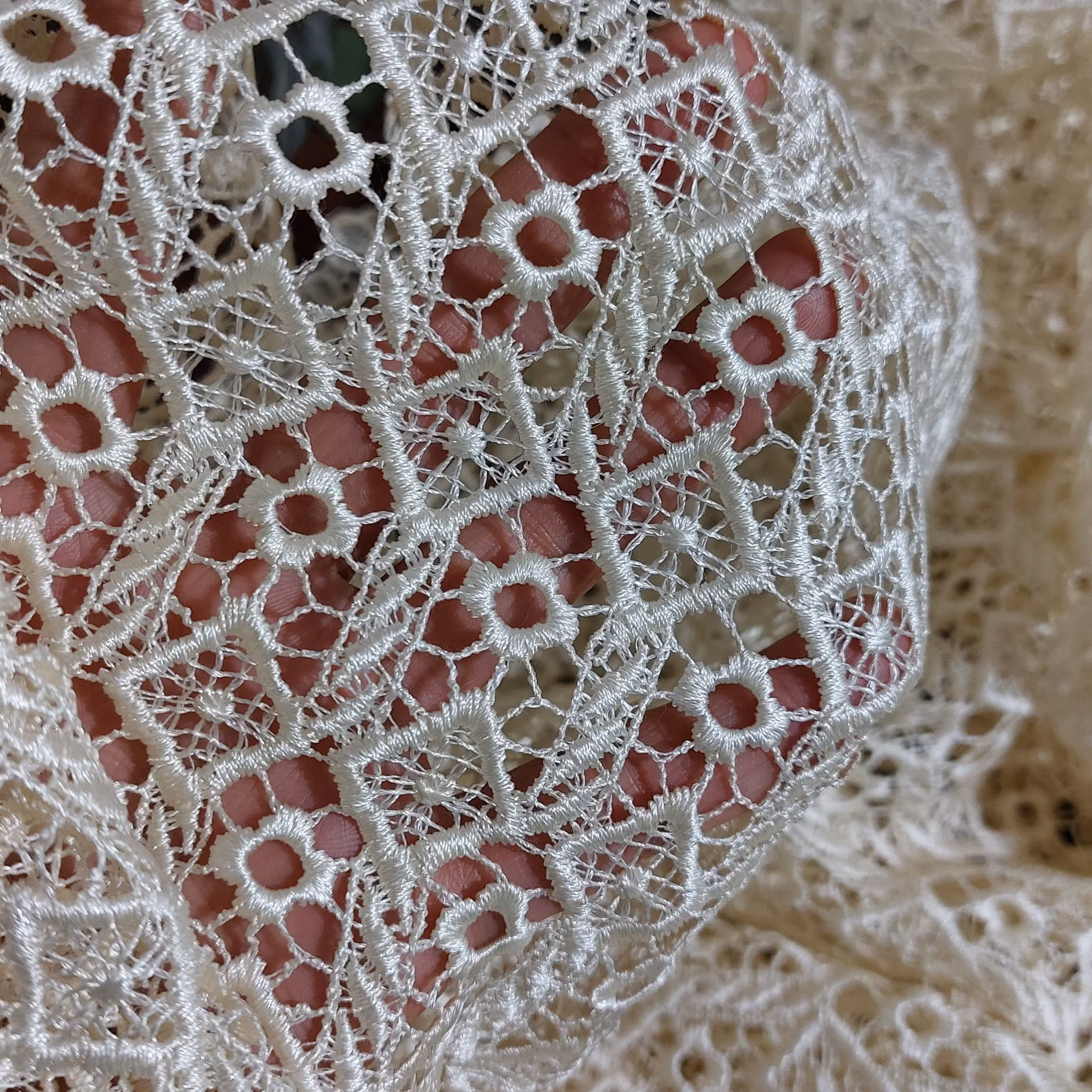 پارچه گیپور شیری یک متر و نیم