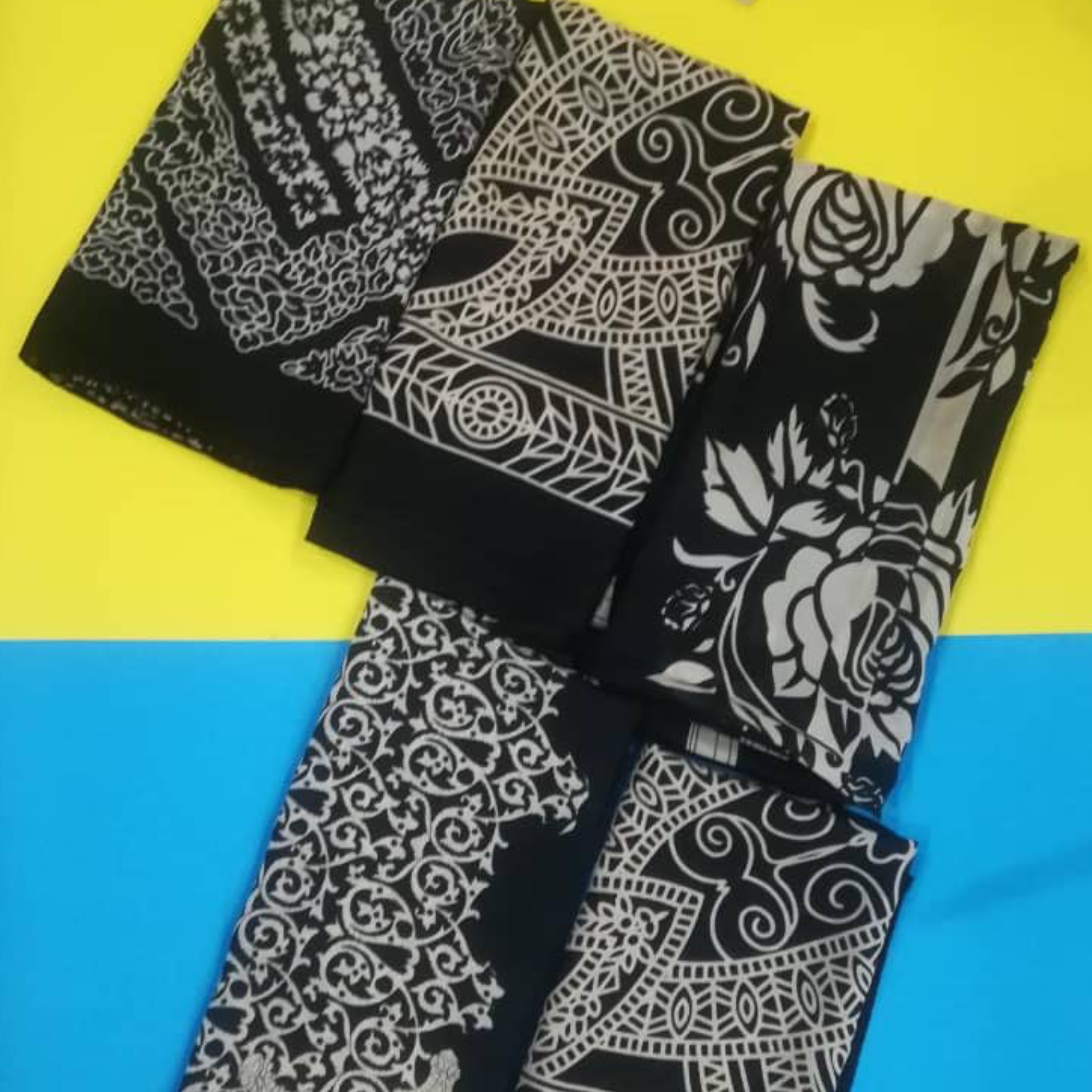 روسری حریر ژرژت گلدار