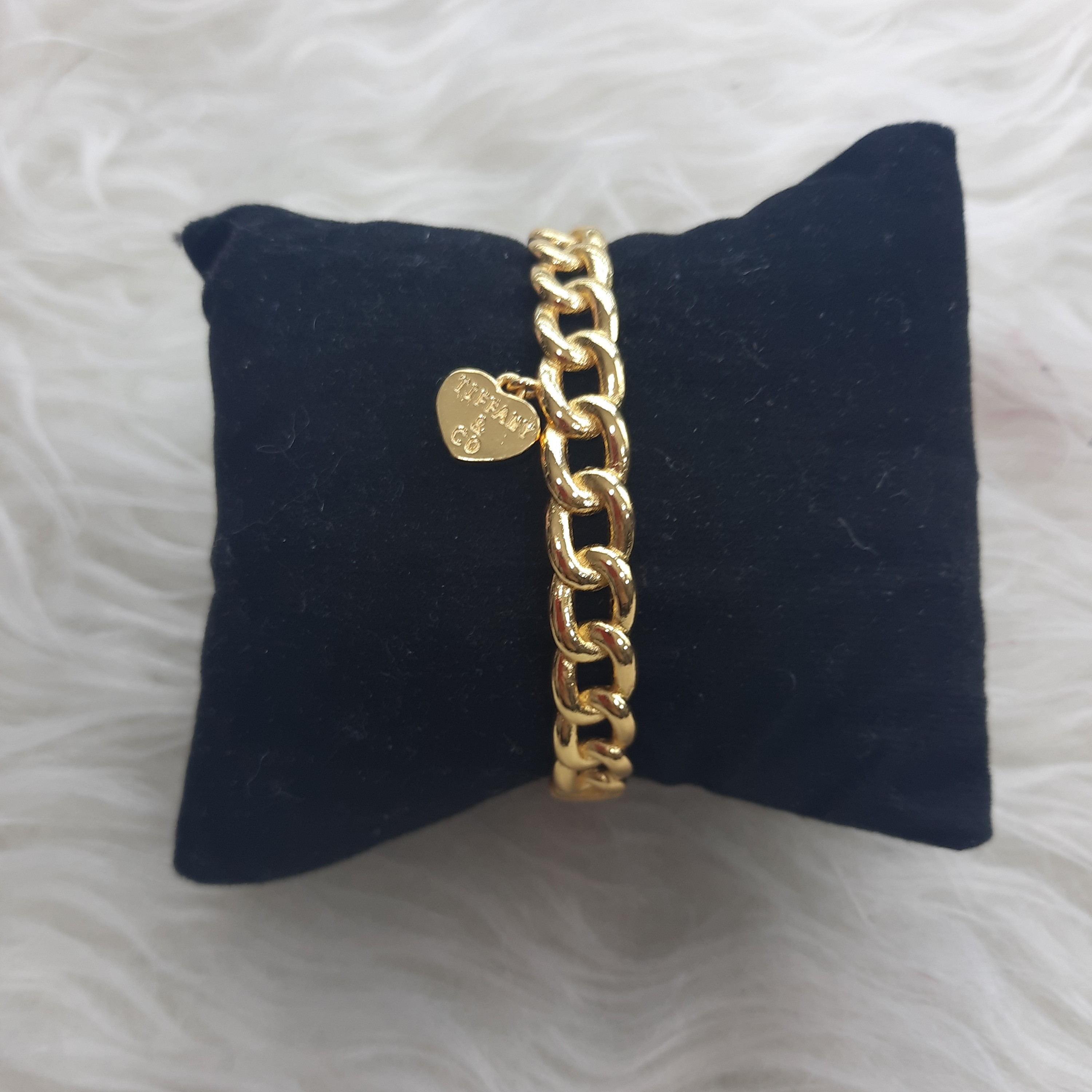 دستبند چفتی مارک رنگ ثابت