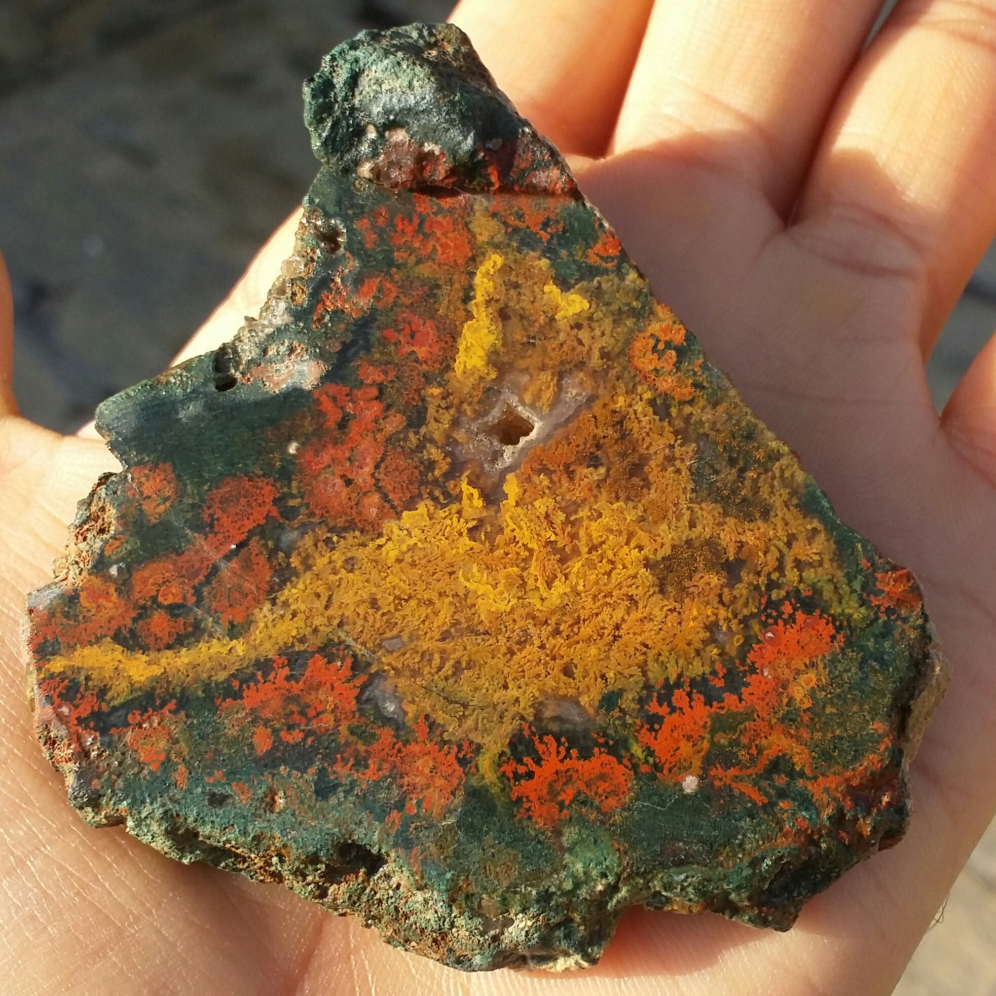 اسلایس سنگ راف عقیق منظره 7رنگ بسیار دیدنی شاهکار خلقت کاملا طبیعی
با قابلیت ساخت چند نگین بینظیر محشر
 کد 8113