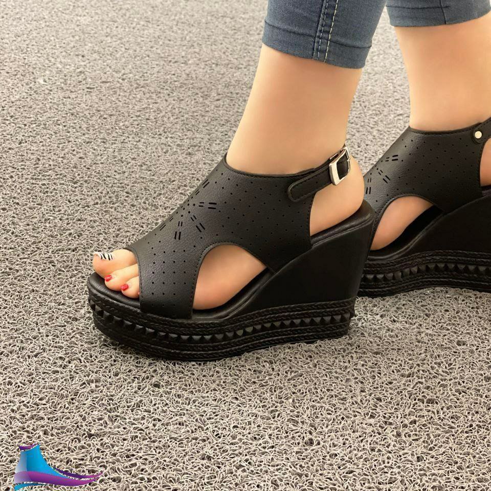 مجلسی
کد 105 
قالب استاندارد
پاخور شیک
لژ 10 سانت
Size36ta40