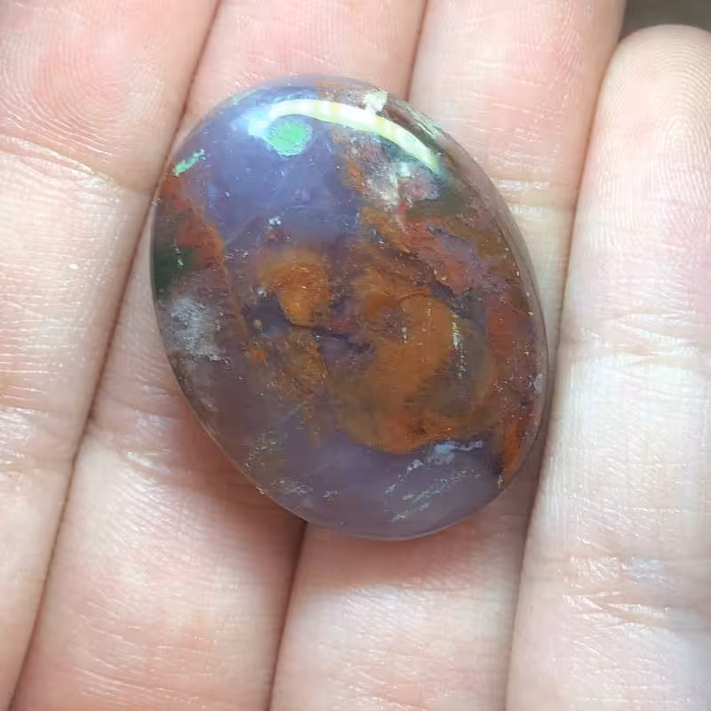 نگین عقیق منظره با رنگی ویژه و طرحی منحصر به فرد رد تراش بیضی شکل کد 534