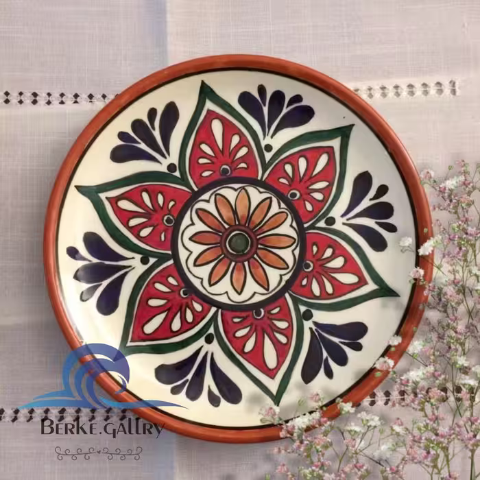 بشقاب دیوارکوب سفالی سنتی طرح بنفشه 