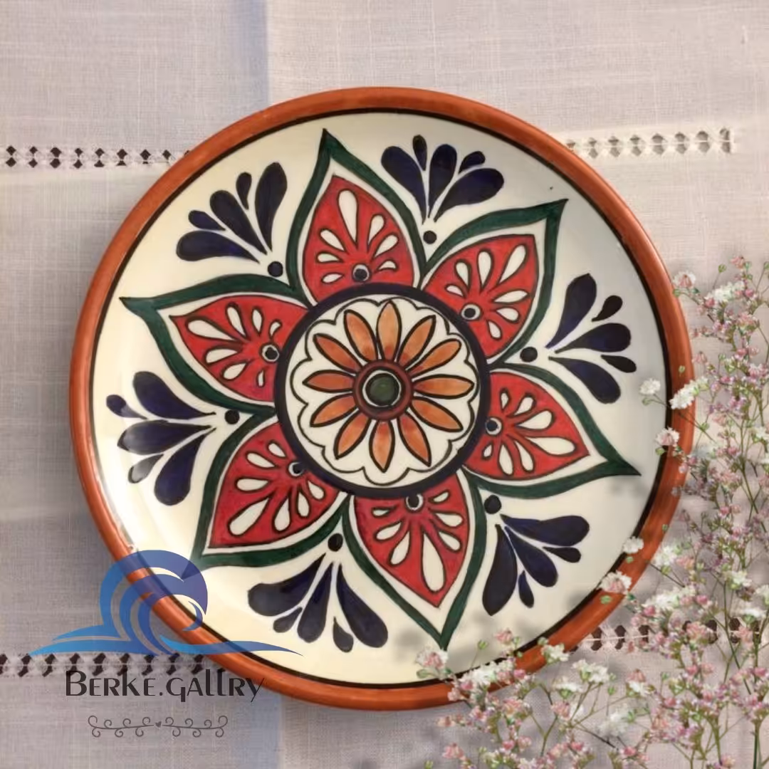 بشقاب دیوارکوب سفالی سنتی طرح بنفشه 