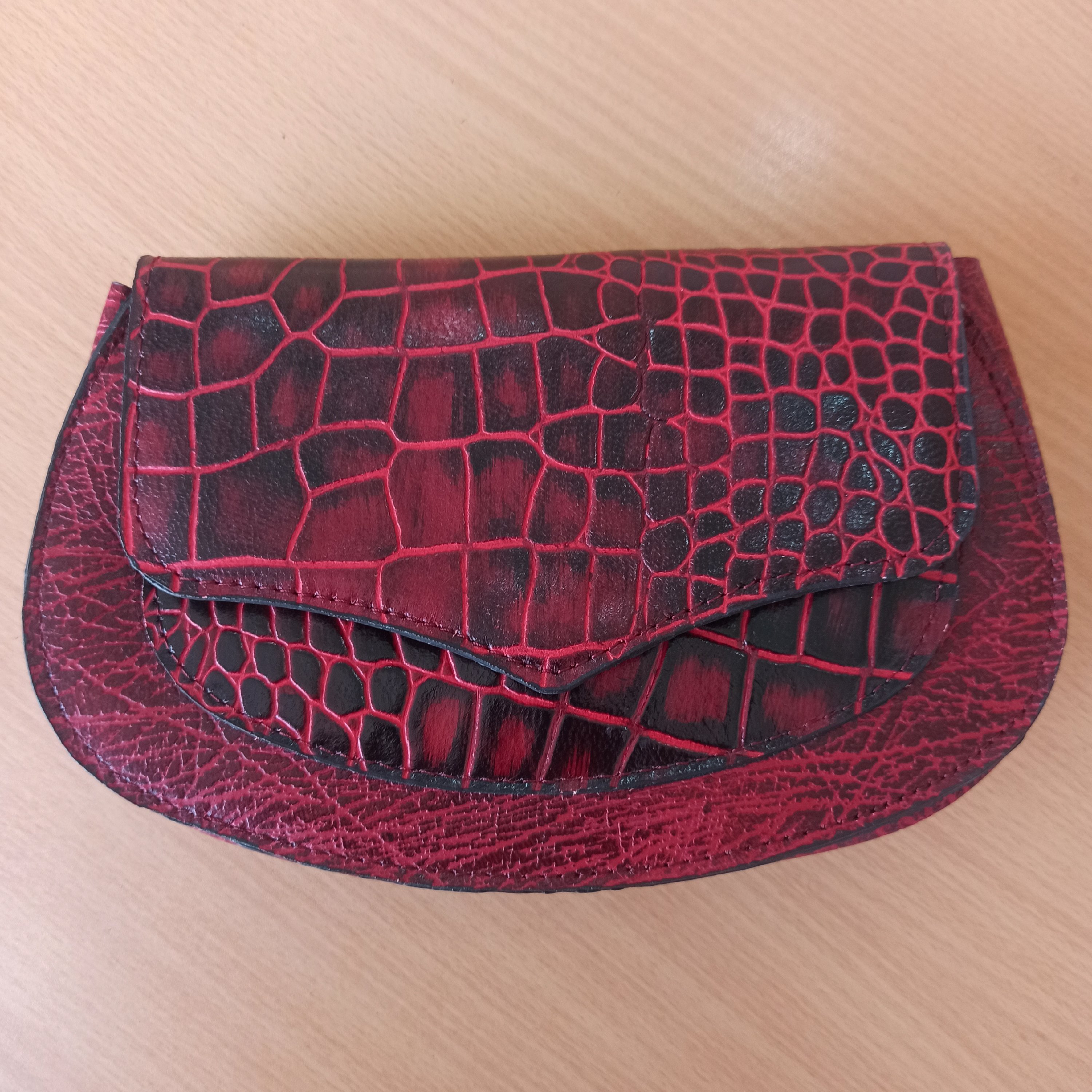 کیف دوشی پاسپورتی زنانه طرح ارتمیس