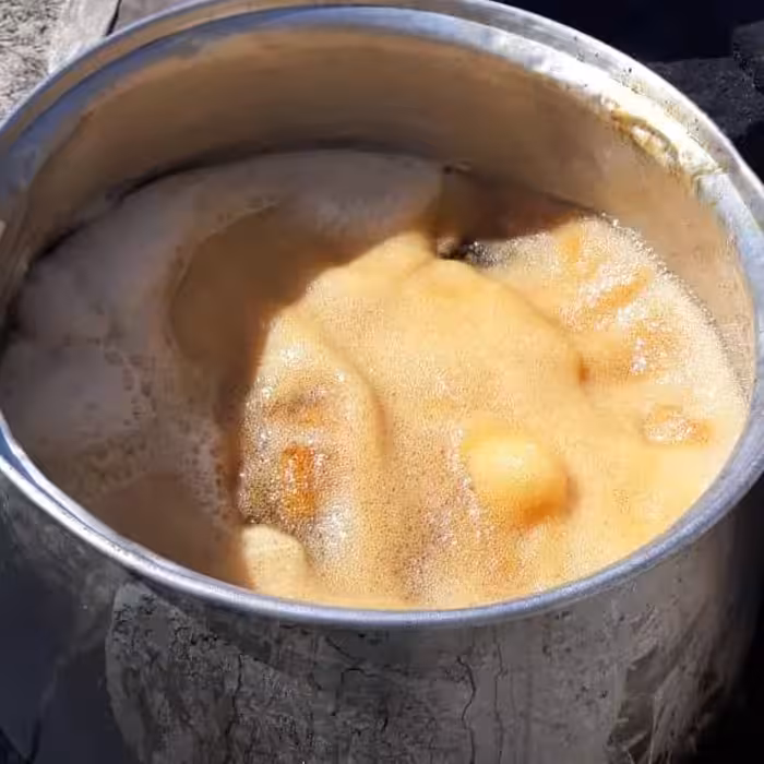 رب گوجه فرنگی با طعم و رنگ بی نظیر, شیره انگور  دستچین شده ازبهترین تاکستانها انواع ترشیجات به روش محلی انواع لبنیات م