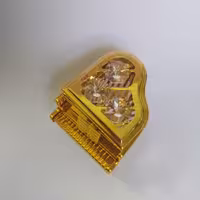 پیانو روکش طلا