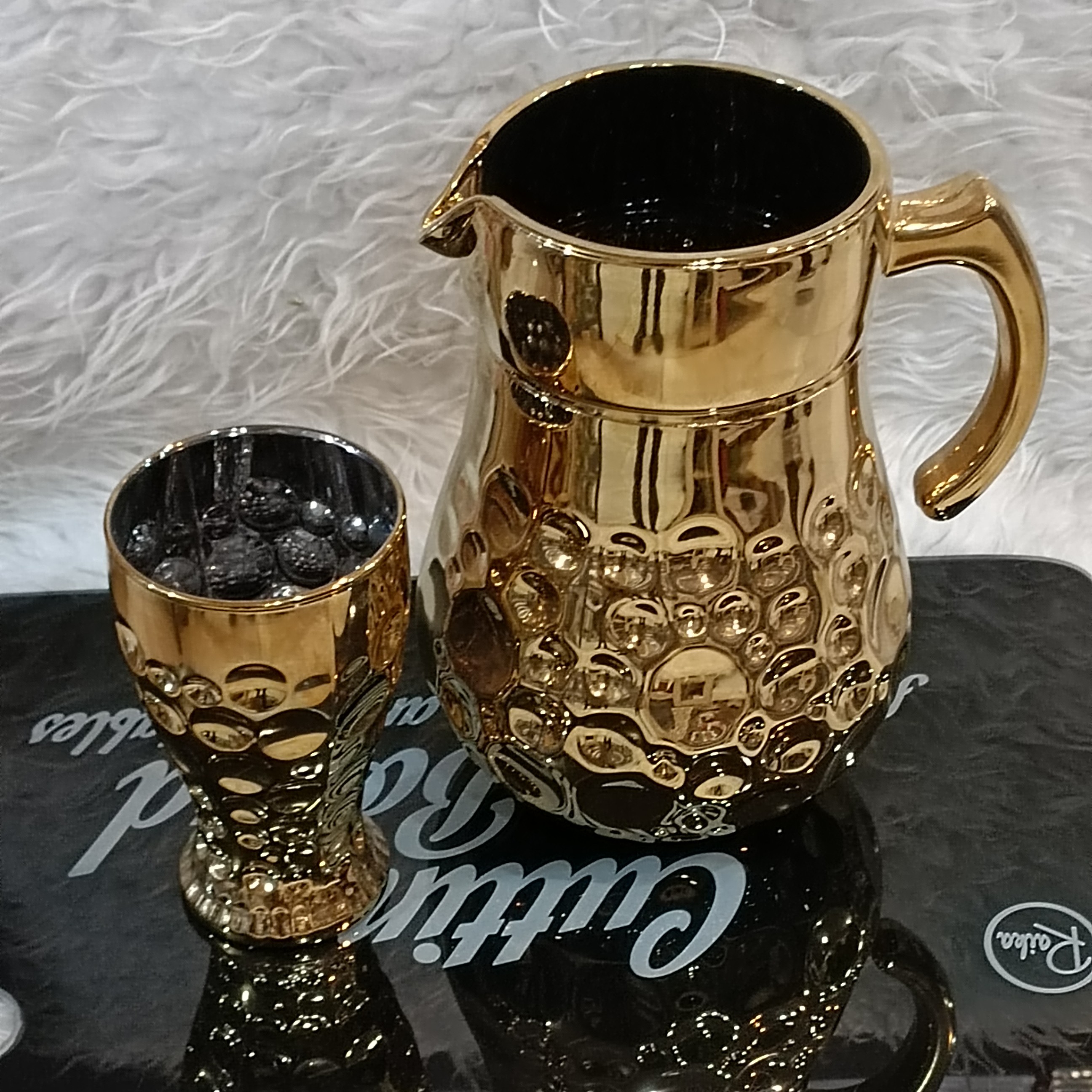 سرویس پارچ و شش عدد لیوان طلایی جنس بلور با روکش طلایی