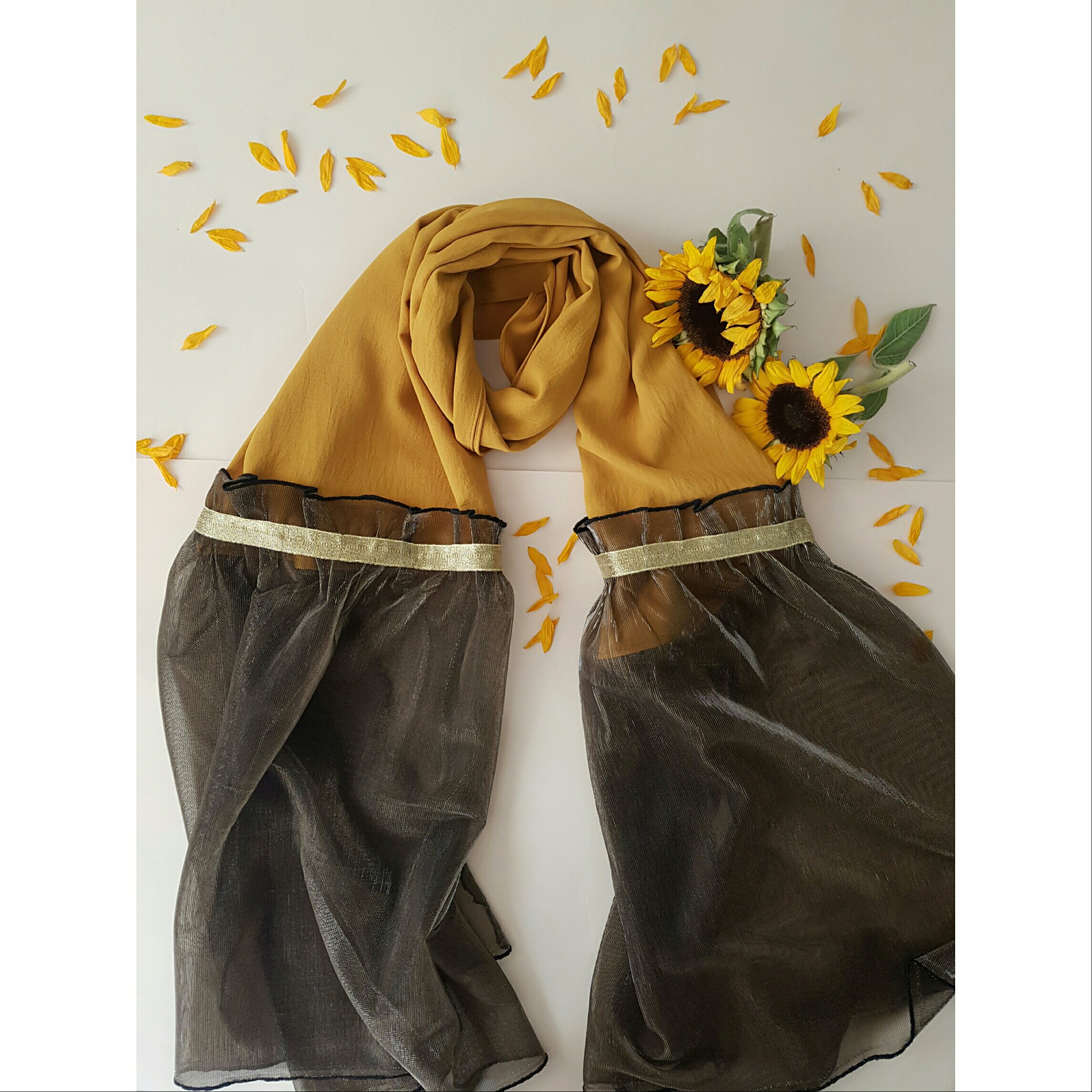 شال دستدوز خردلی و طلائی 