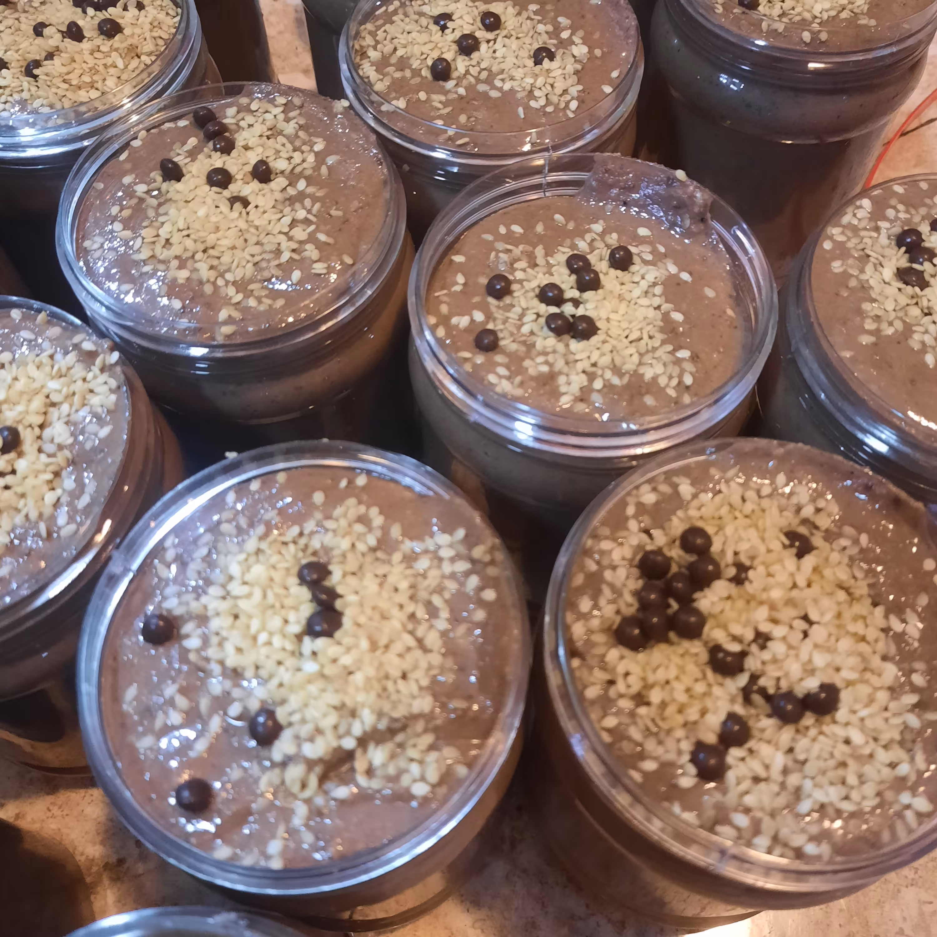 شکلات صبحانه کنجدی با طعم عالی و کنجد درجه یک ایرانی 