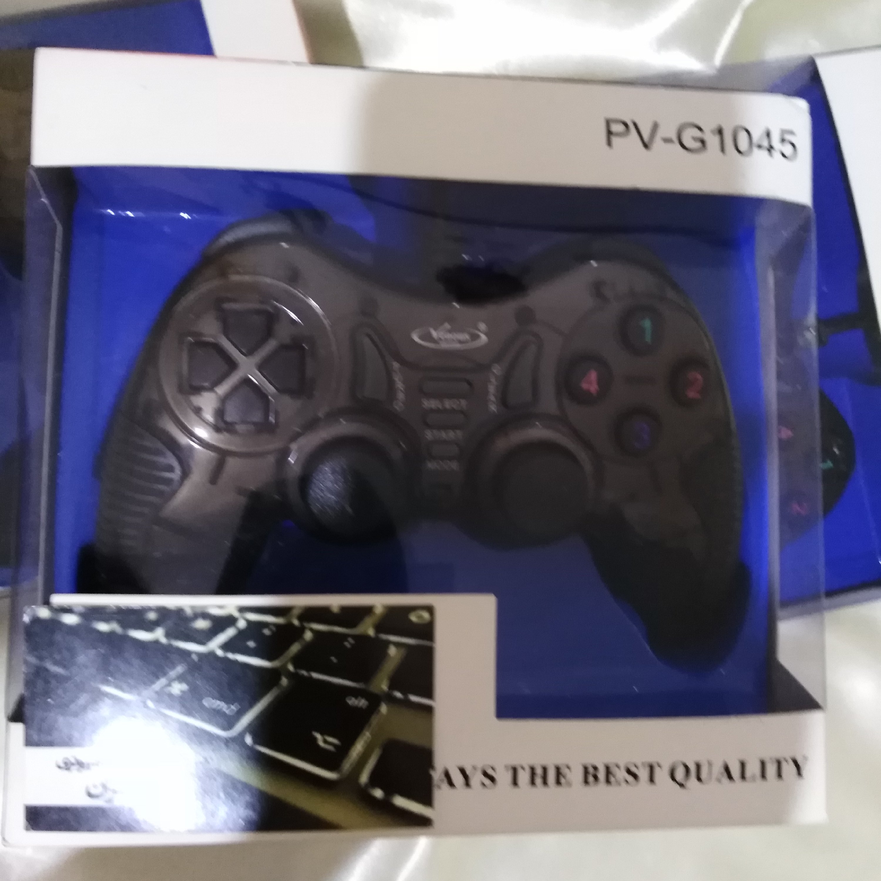 دسته بازی تک شوکدار چرمی ونوس مدلPv-G1045 نوع اتصال باسبم