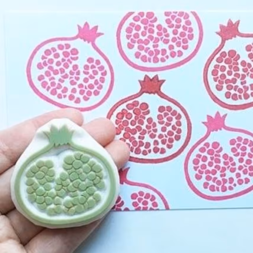 مهر دستساز طرح تزیینی انار مناسب زیبا کردن کاغذکادو و پارچه لباس ساخت گیفت شب یلدا یلدایی