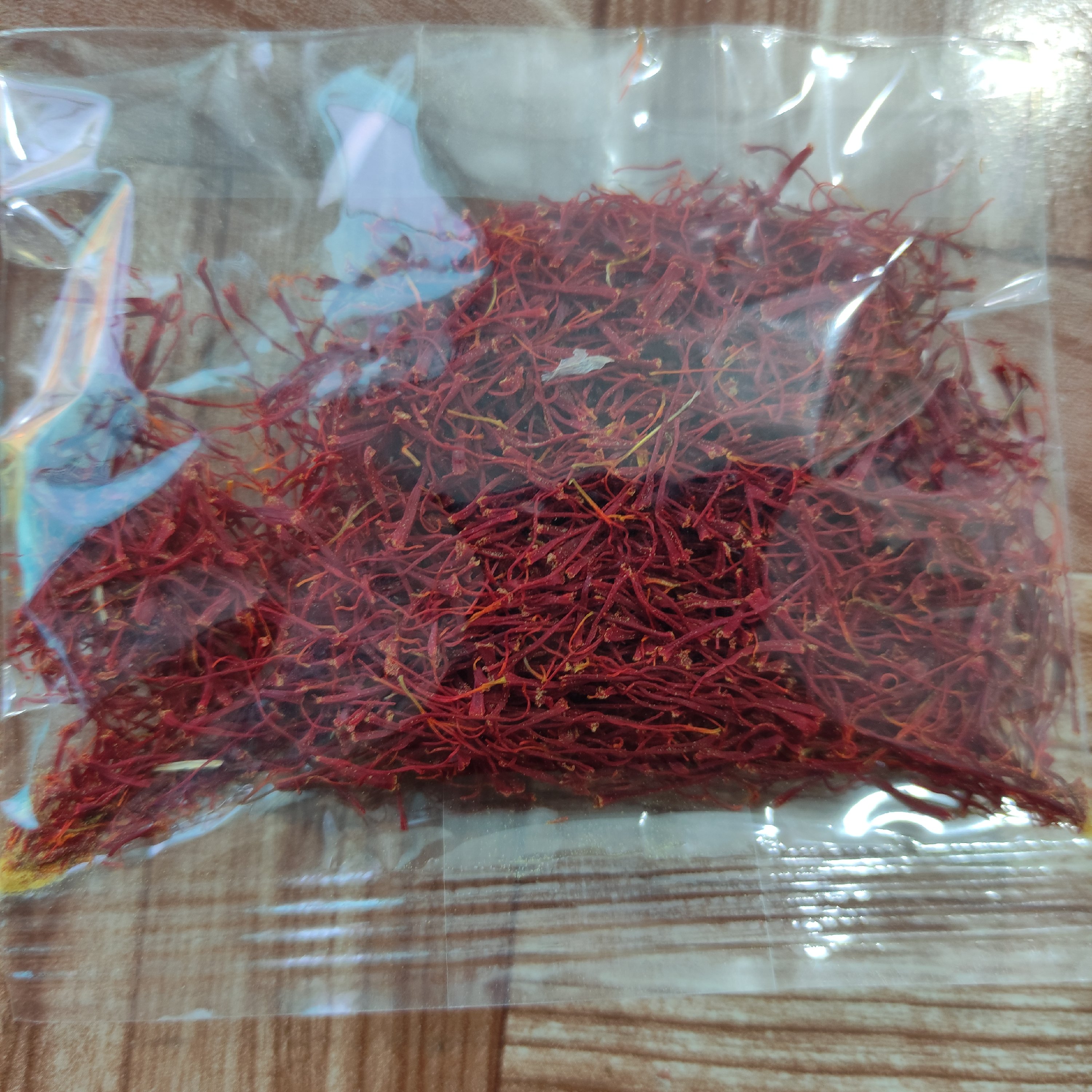 زعفران خوش عطر و رنگ اصفهانی 5 گرمی
