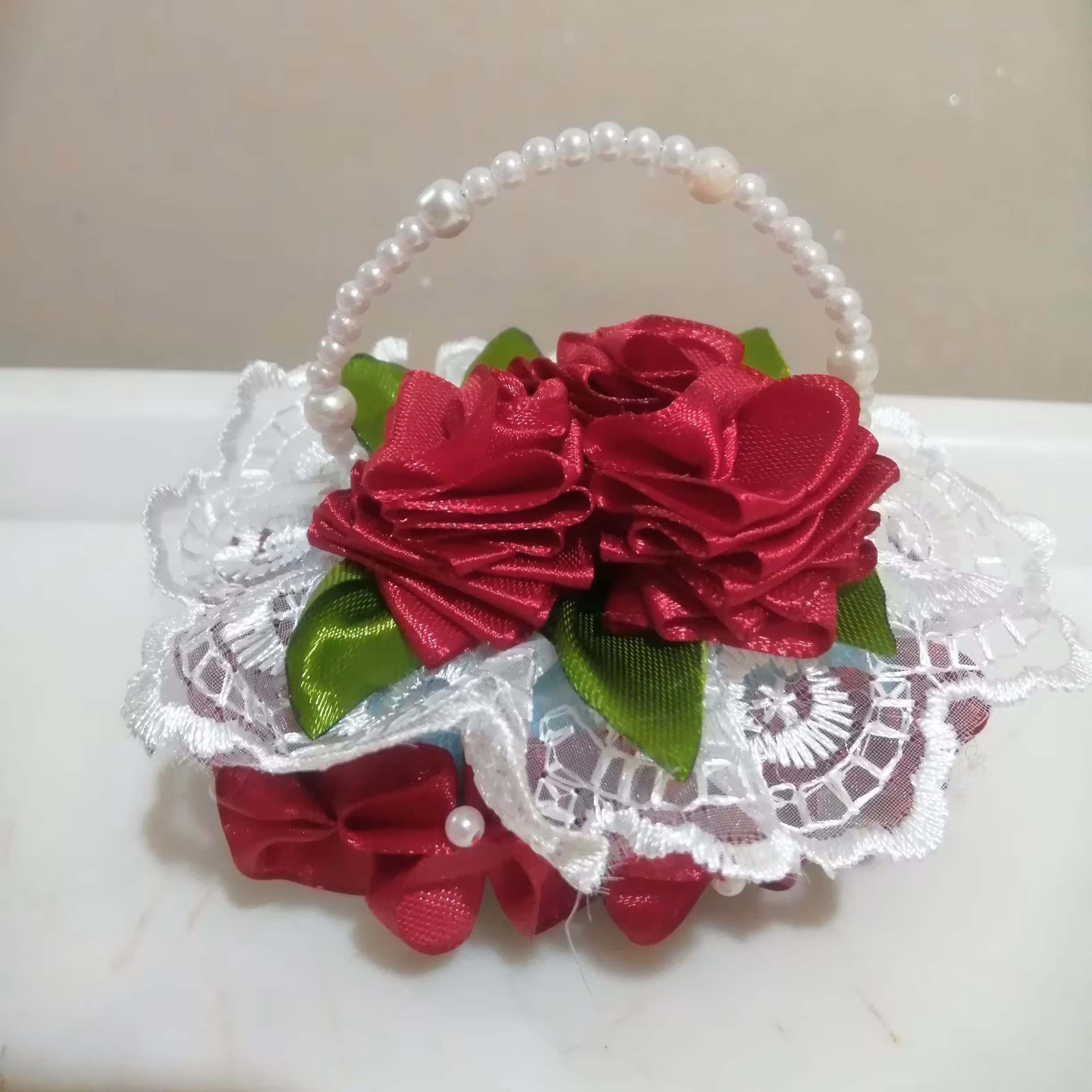 صابون معطر تزئینی با گلهای روبانی  در رنگهای متنوع با ظرف درب دار