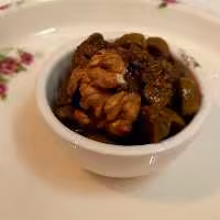 زیتون پرورده  پر گردو ی تازه خانگی (یک کیلویی)