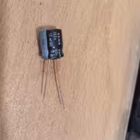 خازن الکترولیت 10 میکرو فاراد 160 ولت  مارک ELNAژاپنی کد محصول 33