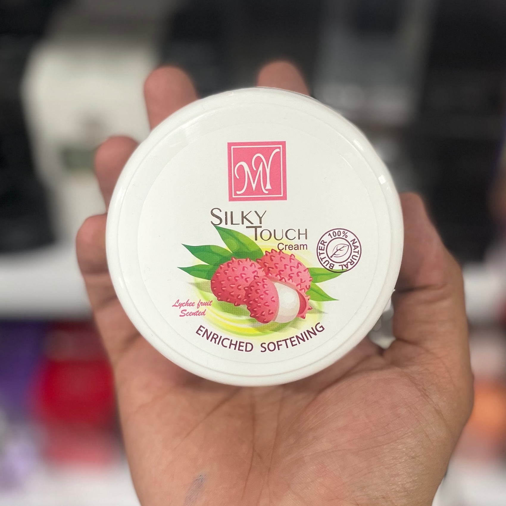 کرم مرطوب کننده مای مدل Silky Touch حجم 200 میلی لیتر