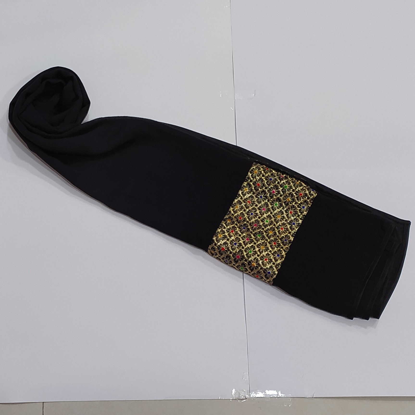 شال مشکی مجلسی