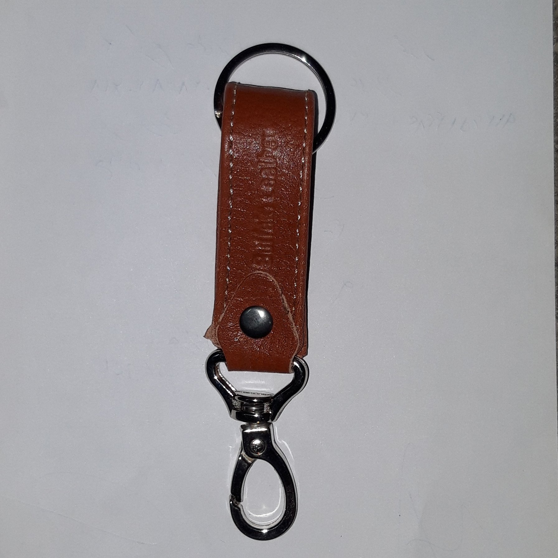 جاکلیدی چرم در رنگ های مشکی و قهوه ای