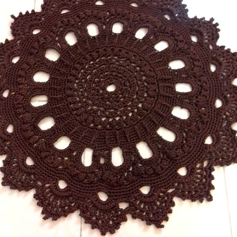 فرشینه قلاب بافی هنر دست (مستقیم از تولیدی) رنگ قهوه ای و در رنگ دلخواه شما