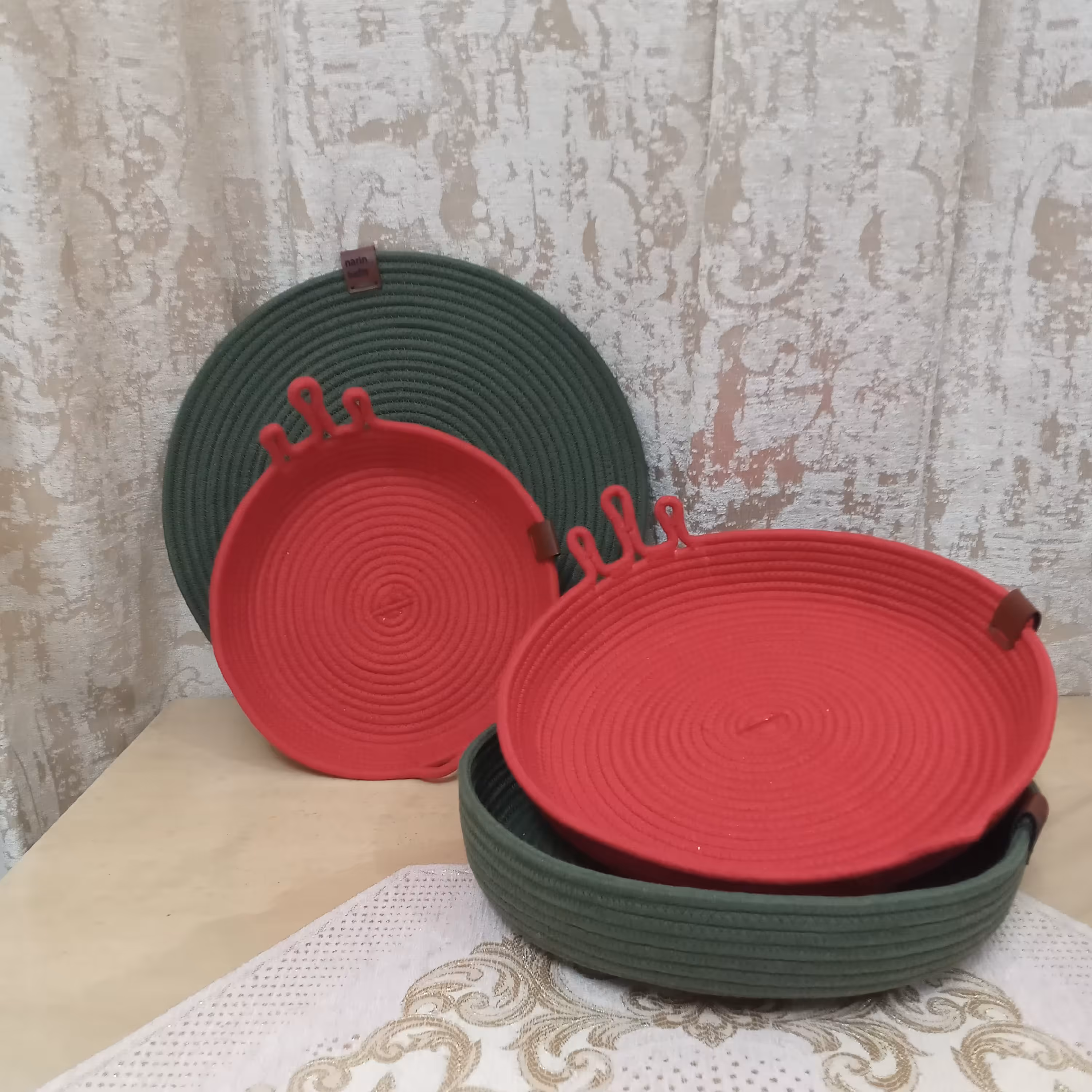 ظرف شب یلدا