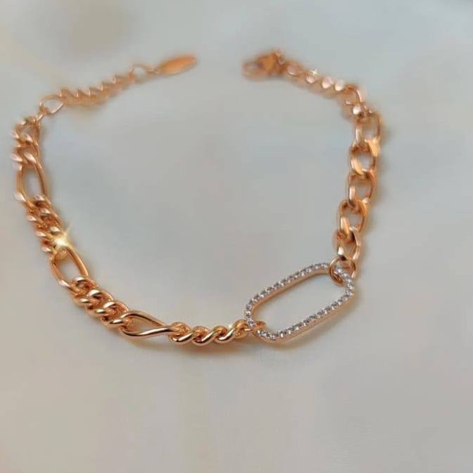 دستبندکارتیر ظریف با نگین های زیبا از برندژوپینگ