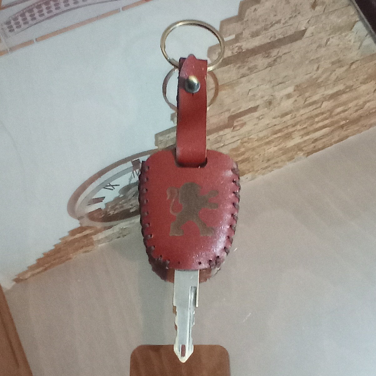 کاور چرمی سوئیچ خودرو رنگ و مدل دلخواه مشتری تهیه شده از چرم طبیعی