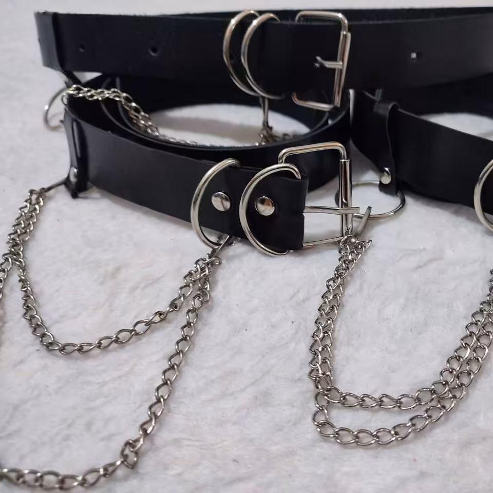 کمربند ساده و زنجیر دار 100 سانت چرم مصنوعی مشکی رنگ ( ارسال رایگان)