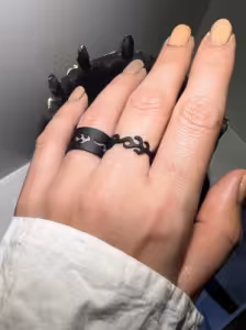 انگشتر مکمل مشکی مدل آتش (ست دوتایی)