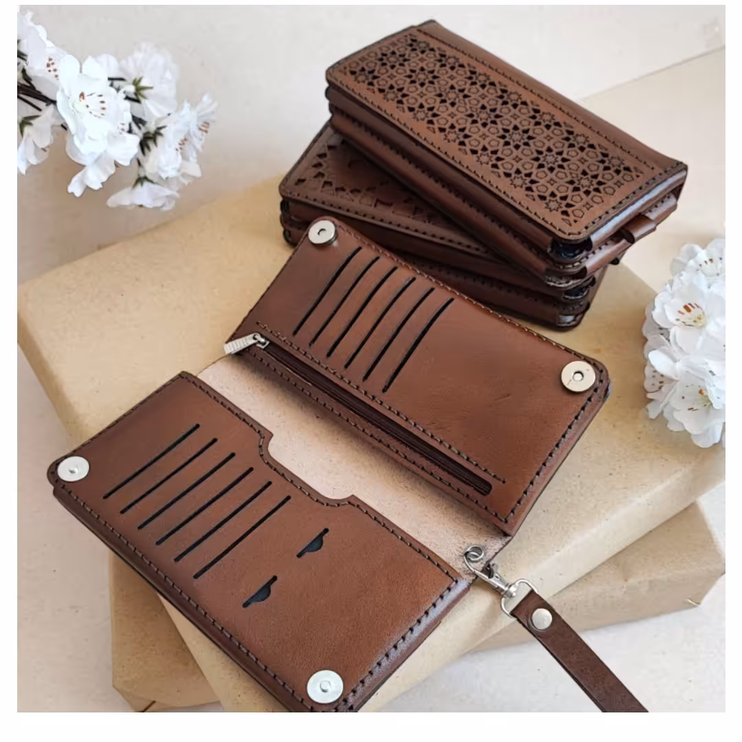 کیف پول چرم گاوی اسلیمی رنگ عسلی طرح درشت