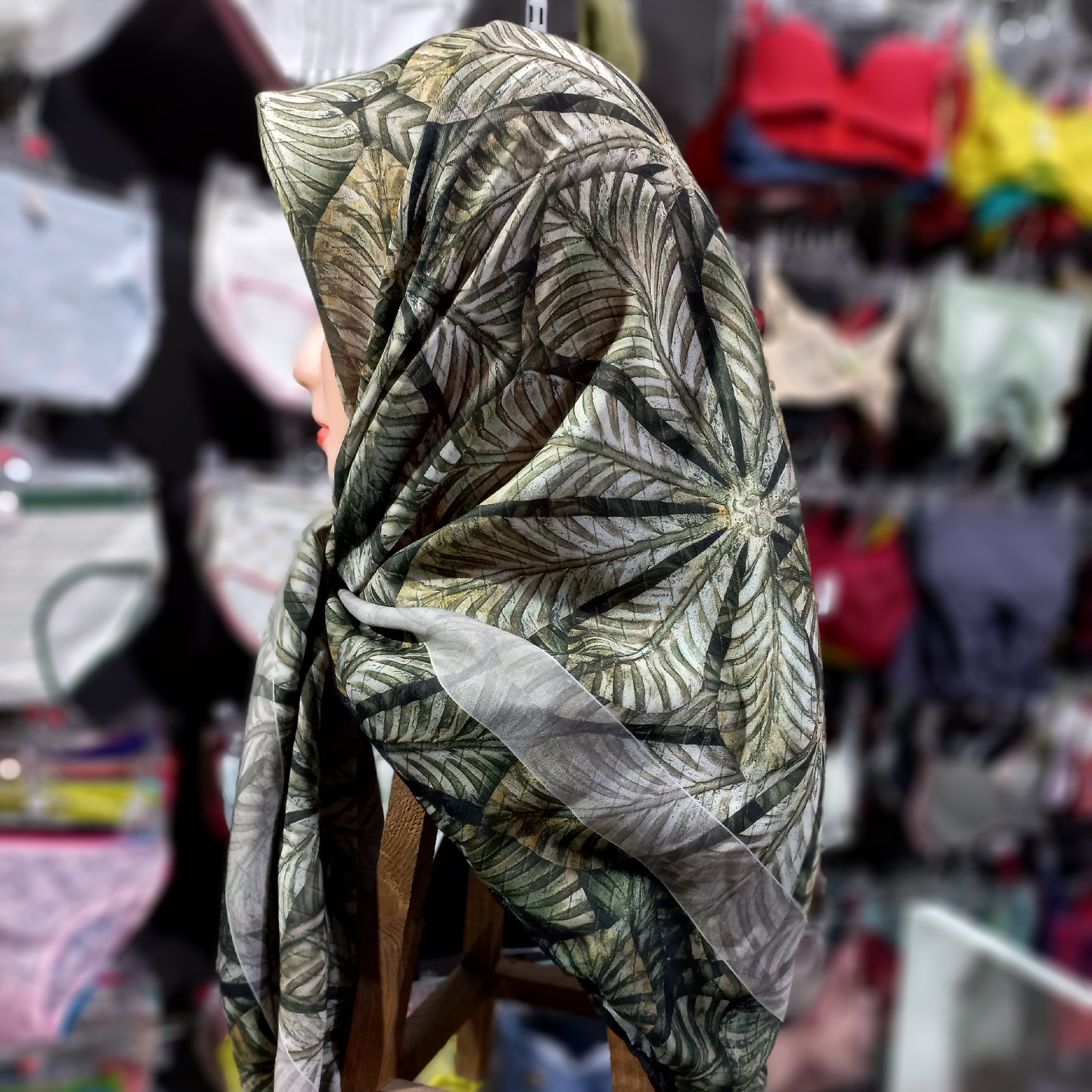 روسری زنانه قواره 100 برگ سبز