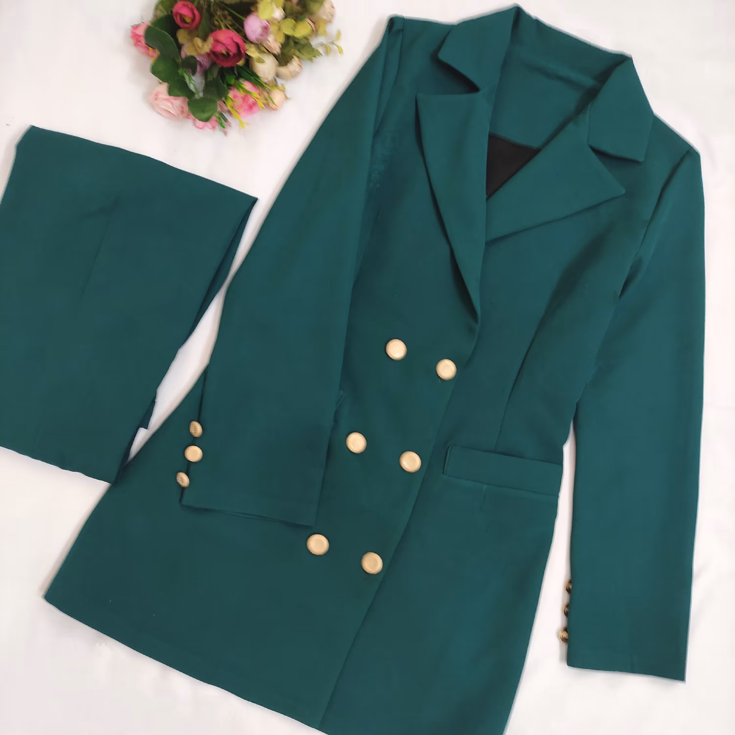 کت و شلوار اداری قابل دوخت با پارچه های سفارشی شما