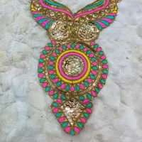 پنل سوزندوزی چند رنگ پارچه حیات