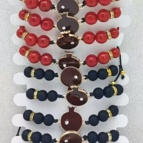 کد716 - دستبند اونیکس مشکی و قرمز انار - دستبند انار -  دستبند یلدایی