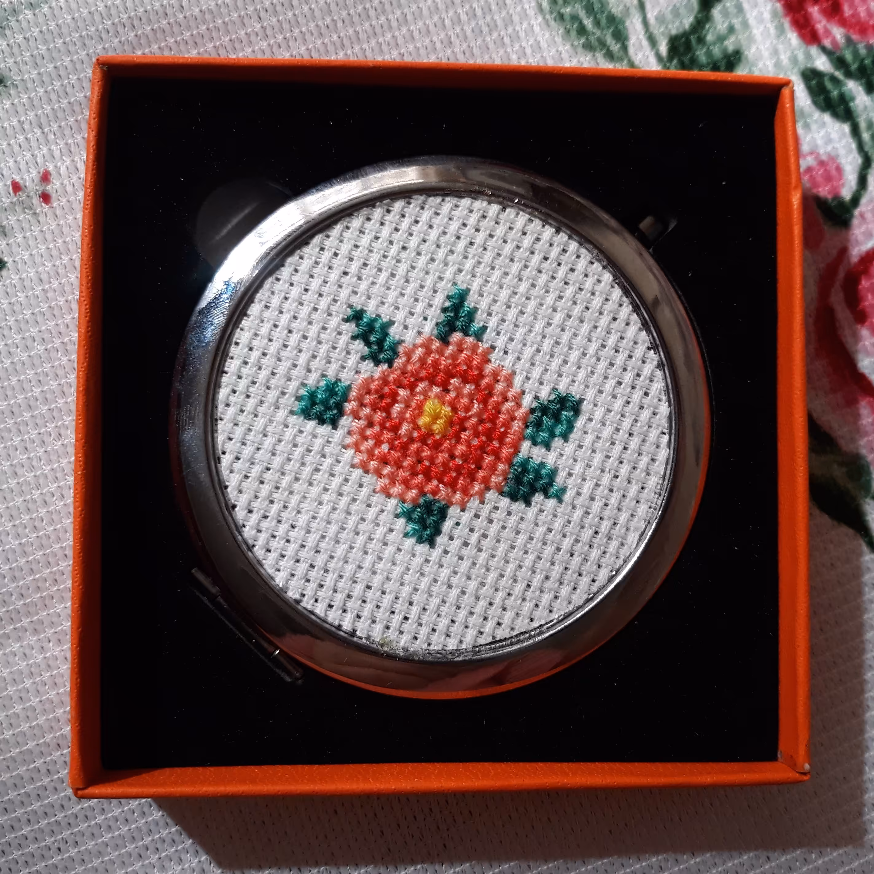 آیینه فلزی شماره دوزی 3