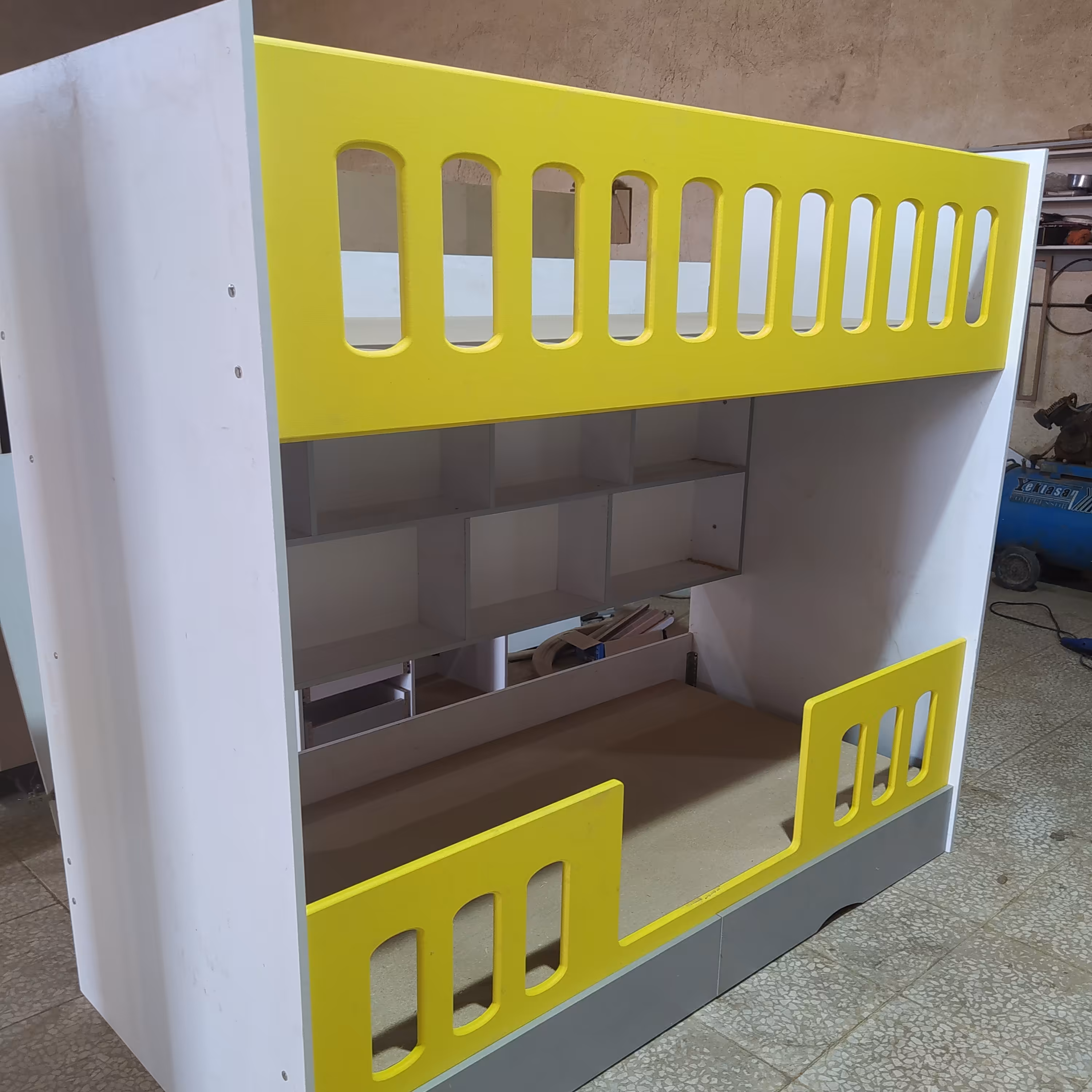 تخت دو طبقه و تخت دو نفره برای نوجوان سالگی با تنوع رنگ 