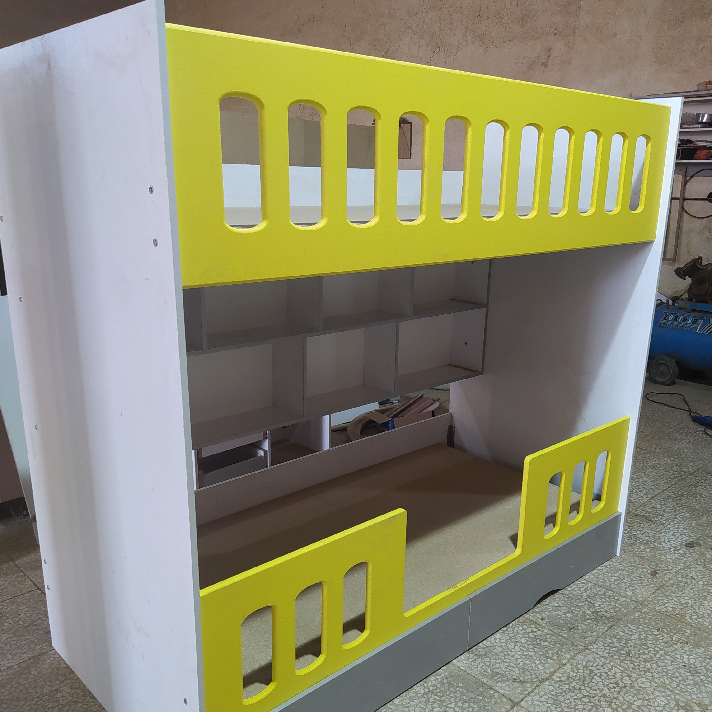 تخت دو طبقه و تخت دو نفره برای نوجوان سالگی با تنوع رنگ 