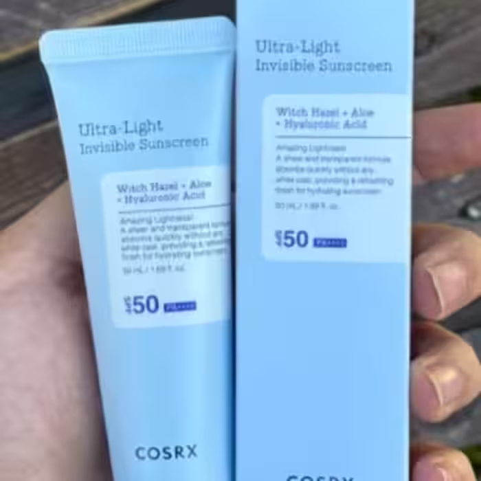 کرم ضد آفتاب فوق سبک spf50     تضمین اصالت کالا