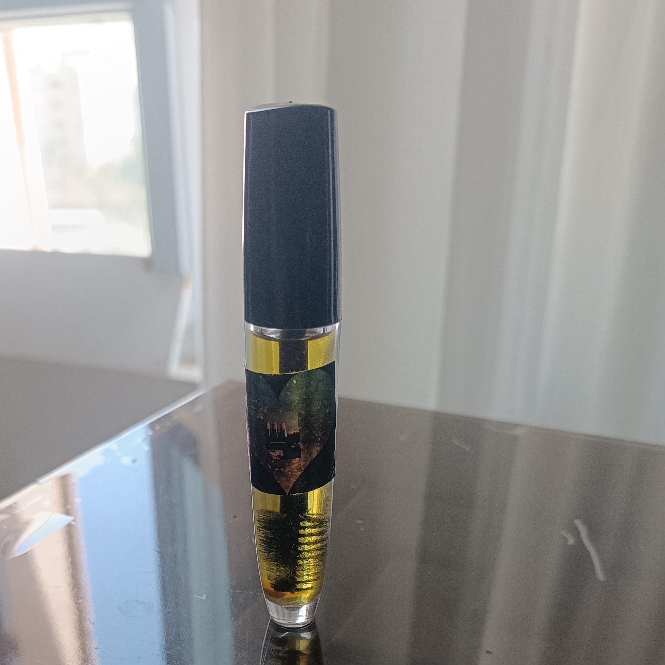 روغن تقویت ابرو ومژه حاوی روغن های 9مدل روغن مختلف روغن زرده تخم مرغ ،روغن کندش ،روغن فندق وغیره
