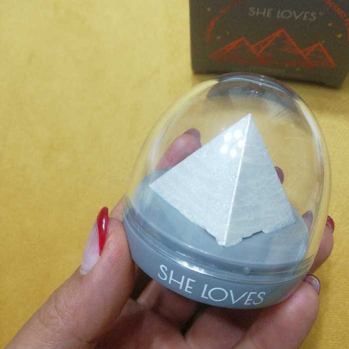 هایلایتر هرمی she loves سه بعدی با پیگمنت بالا شاین و براق شماره 01 