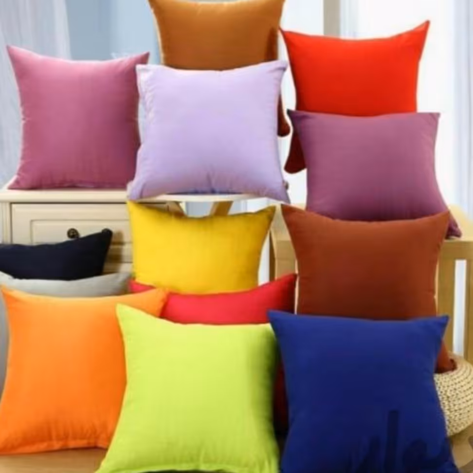 کاور کوسن مخمل مداد رنگی رنگبندی و سایز بندی طبق نظر و سلیقه مشتری دوخته میشود  