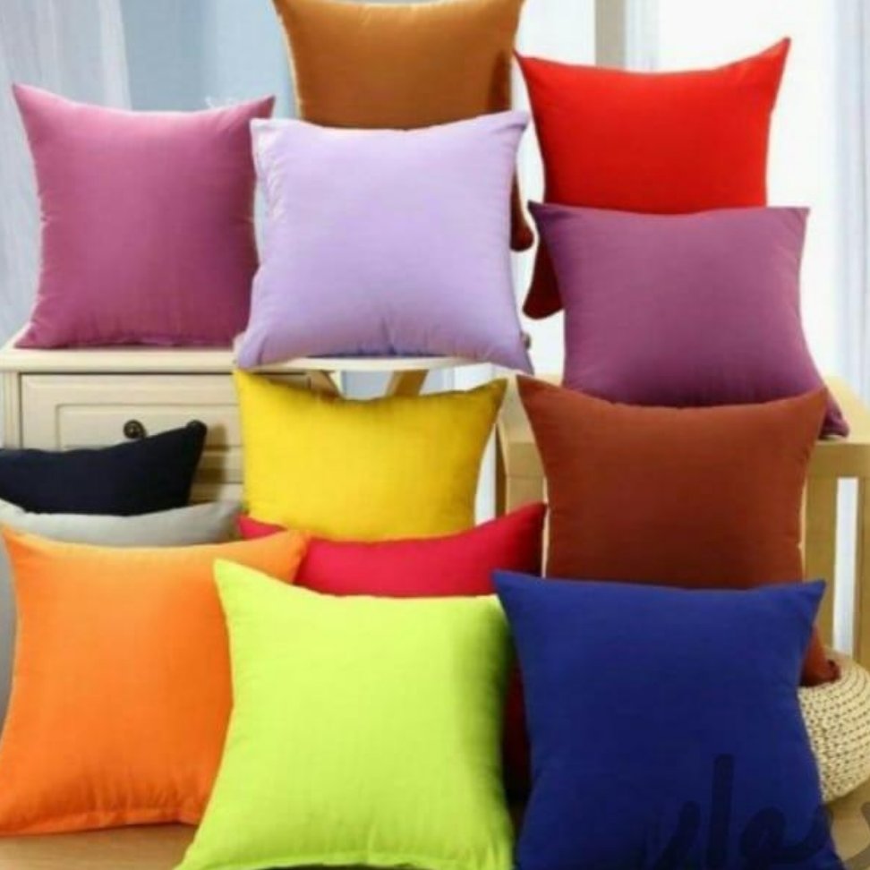 کاور کوسن مخمل مداد رنگی رنگبندی و سایز بندی طبق نظر و سلیقه مشتری دوخته میشود
