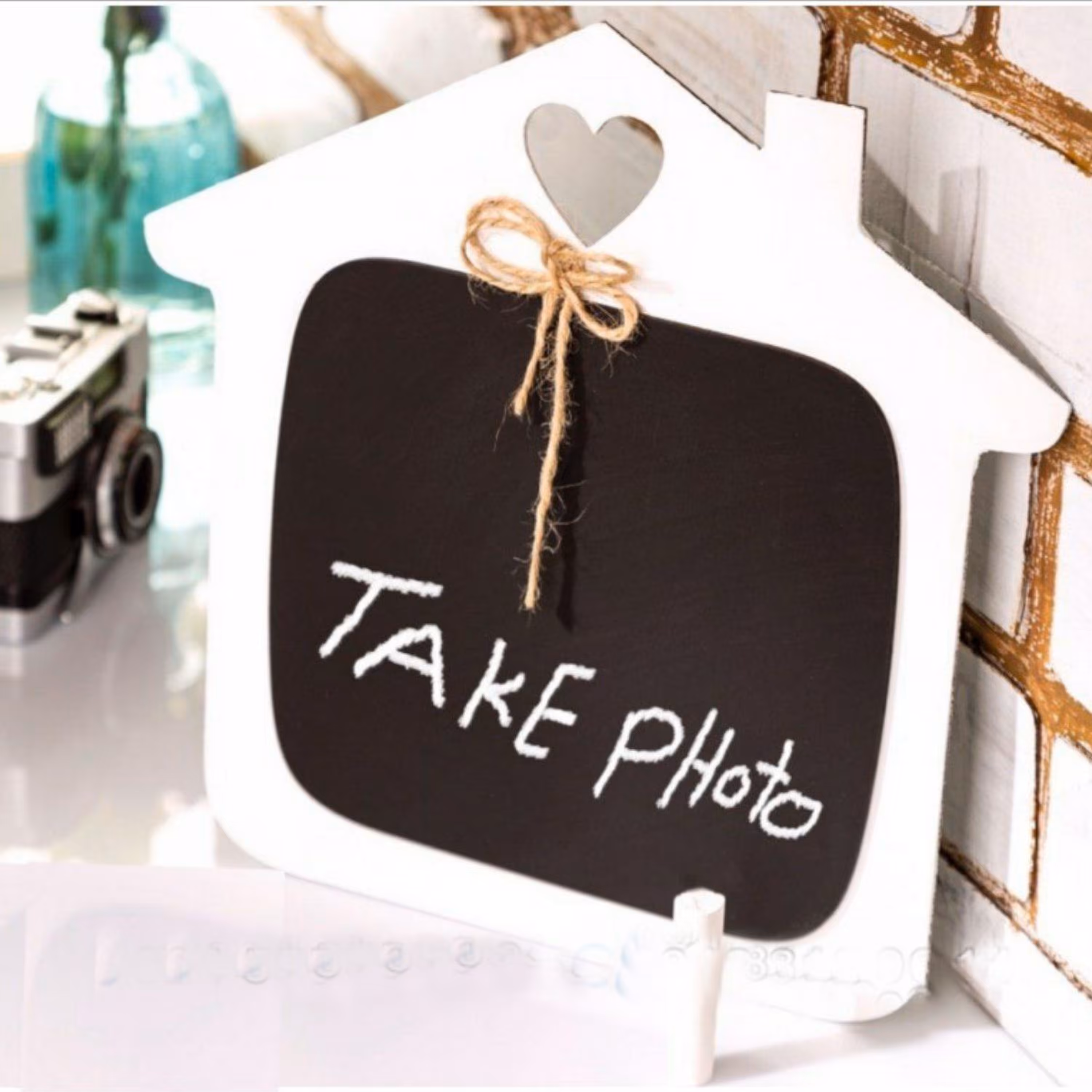 تخته سیاه کلبه با استند و گچ ابعاد 21 در 24 رنگ صورتی موجوده