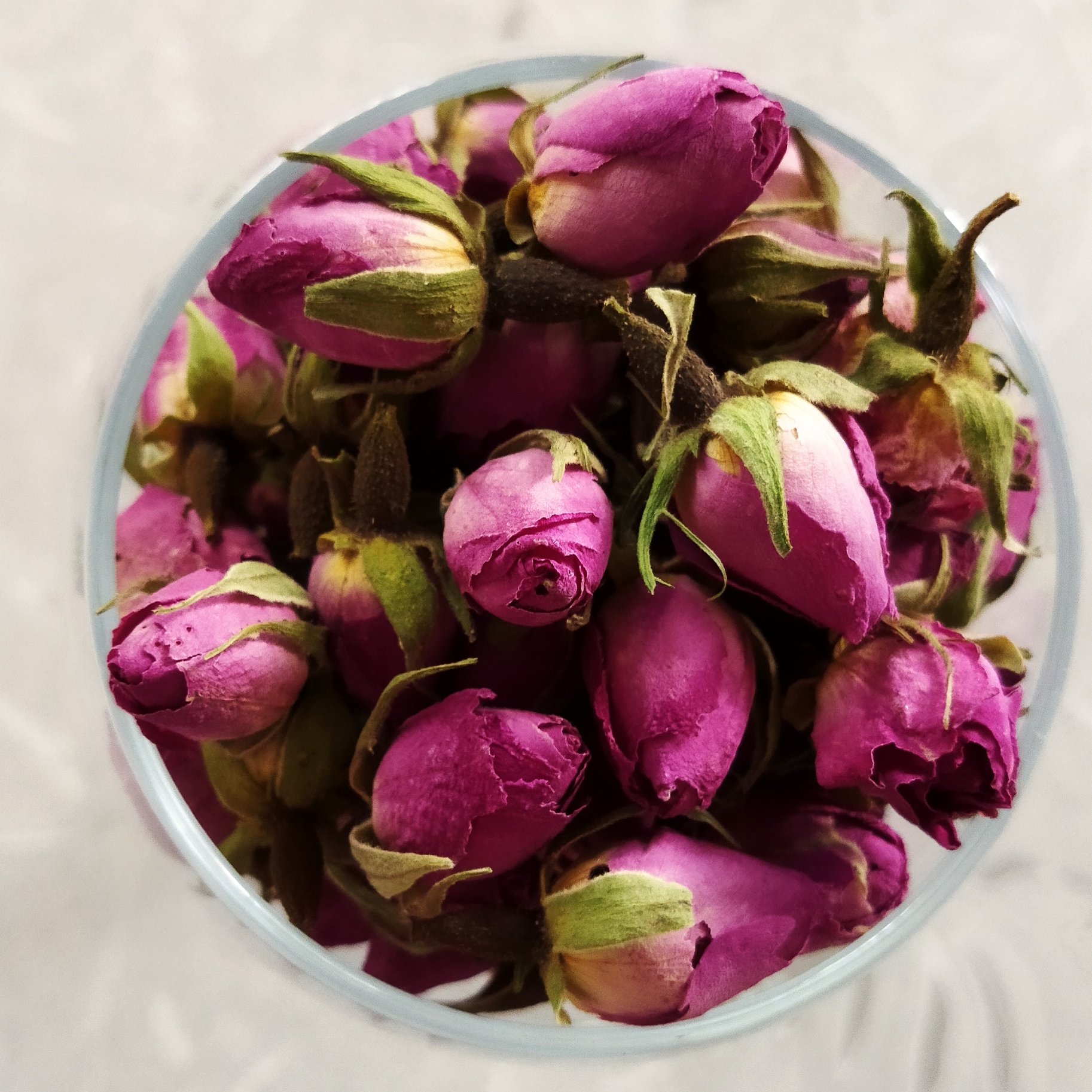 غنچه  و گل برگ محمدی 200 گرمی تازه  منطقه قشلاق 