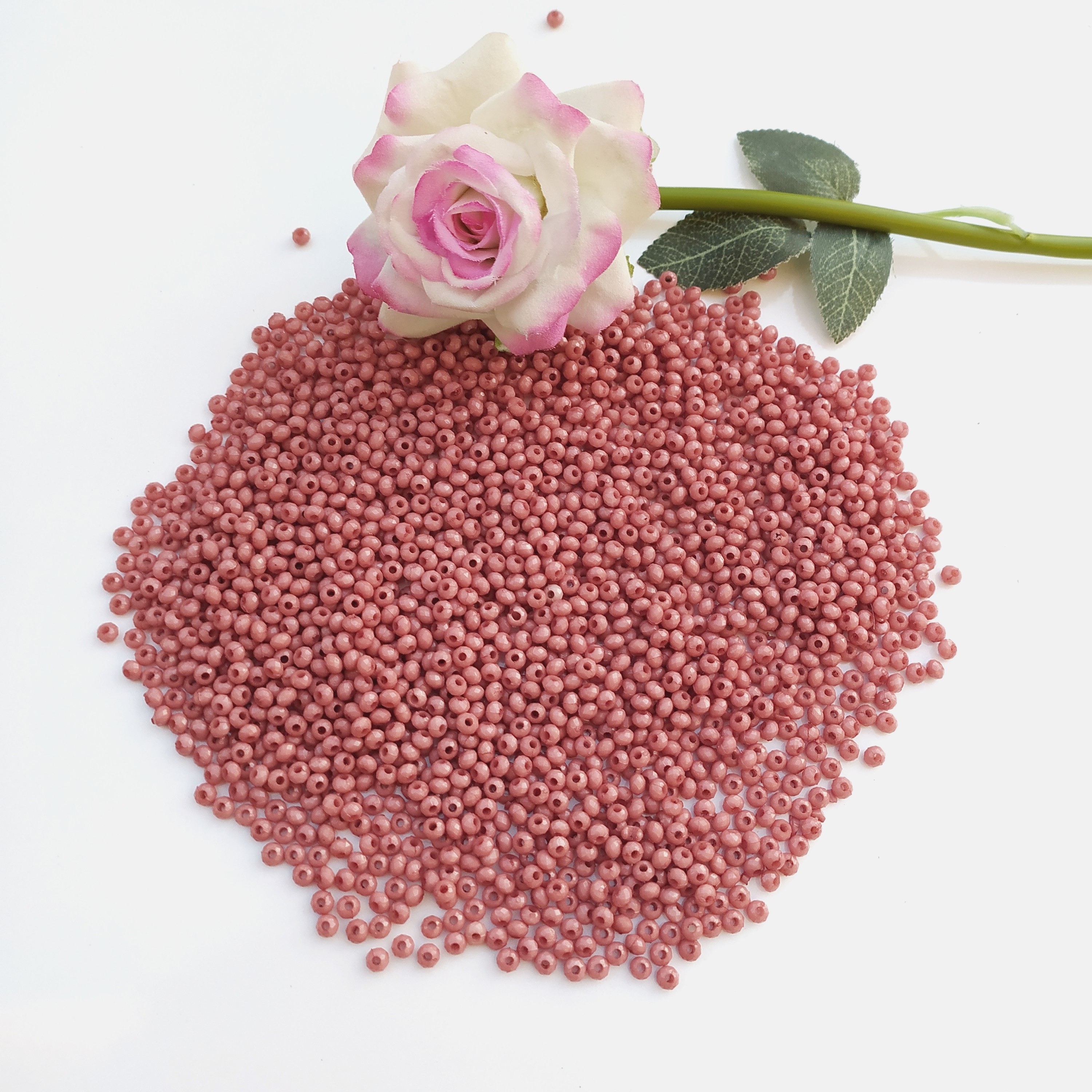 کریستال پلاستیکی خارجی مدل عدسی یا بیضی سایز 4(پک 50 گرمی)  2200 عددی مسی